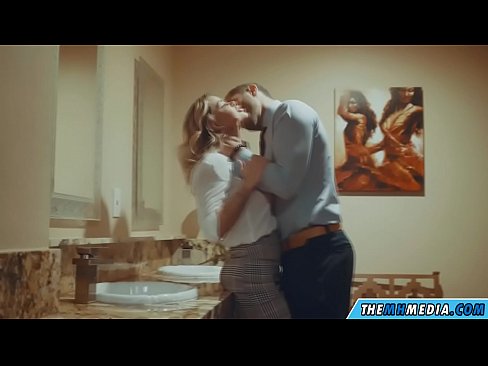 ❤️ Калі грудастая бландынка спакушае цябе ў грамадскім туалете ❤❌ Хатняе порна у нас ❌